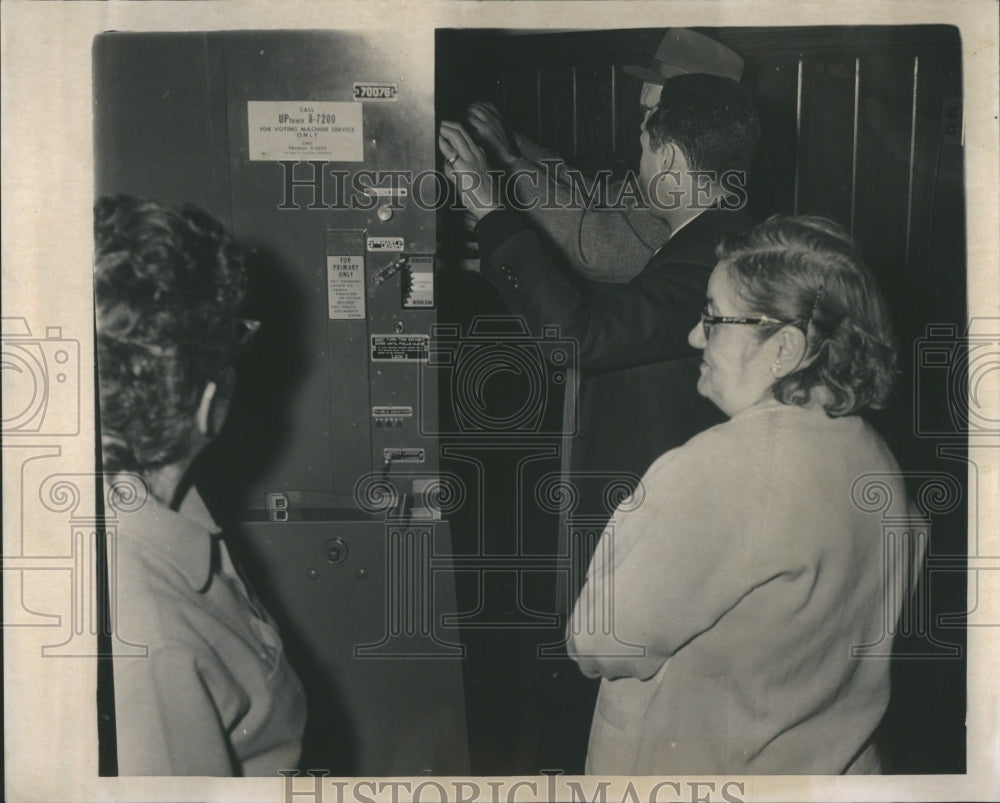 1963 Press Photo Election Voting Machines