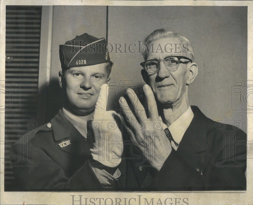 1957 Press Photo Col Sameul H.Keeler Year Old Indian