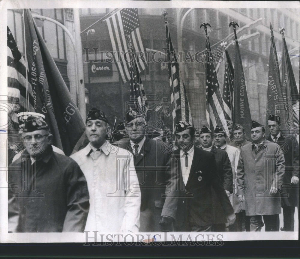 1969 Press Photo Veterans World War II Parade Street