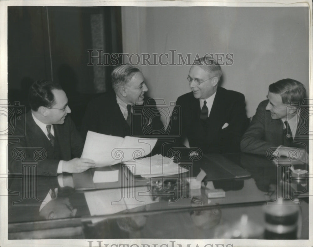 1937 Press Photo Mich UnenPolyment Coupers Frank AP Hen