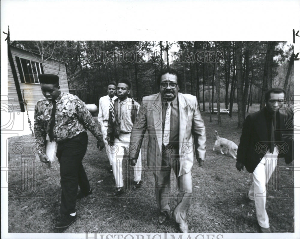 1991 Press Photo Rev. Lewis and his religious compound