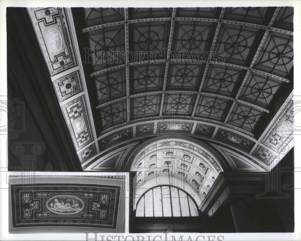 1985 Press Photo Interior of the General Motors Lobby