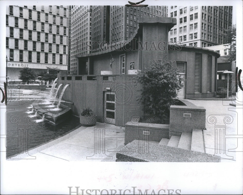 1974 Press Photo Police New Mini Station Inside Kennedy