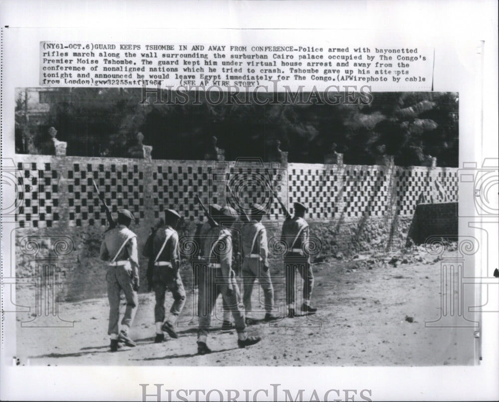 1964 Press Photo Guard Tshombe Police Wall Rifles