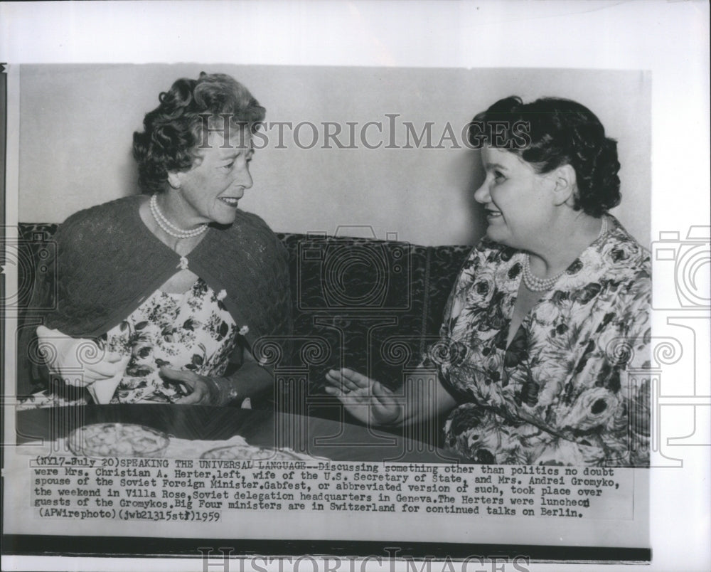 1959 Press Photo Speaking The Universal Language