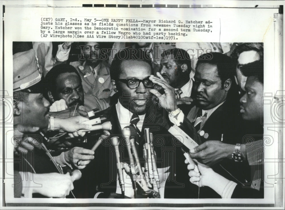 1971 Press Photo Mayor Richard G Hatcher Newsman Glasse