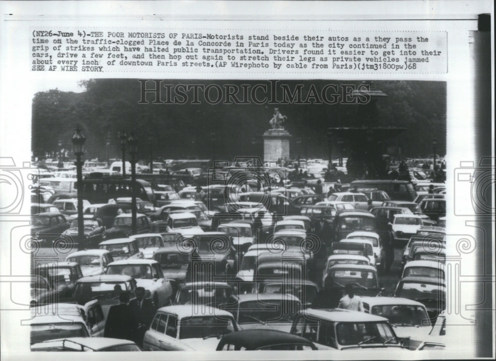 1968 Press Photo Strike Action Employee Work