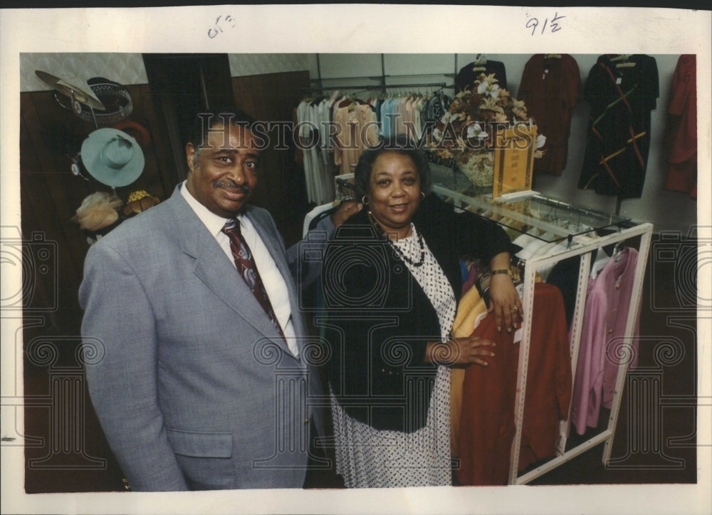 1992 Press Photo Mr Mrs William Loretta Hawins Store