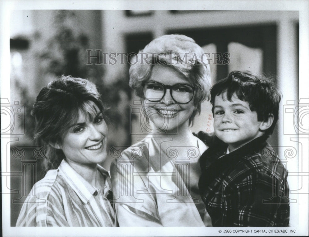 1986 Press Photo Television Telecommuniation Medium