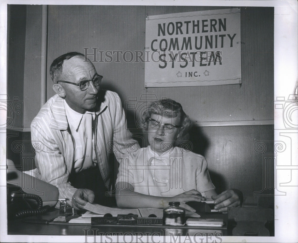 1958 Press Photo Richard William Link Community Manager