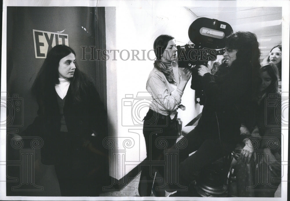 1973 Press Photo Producer Writer Director Crew Doorway