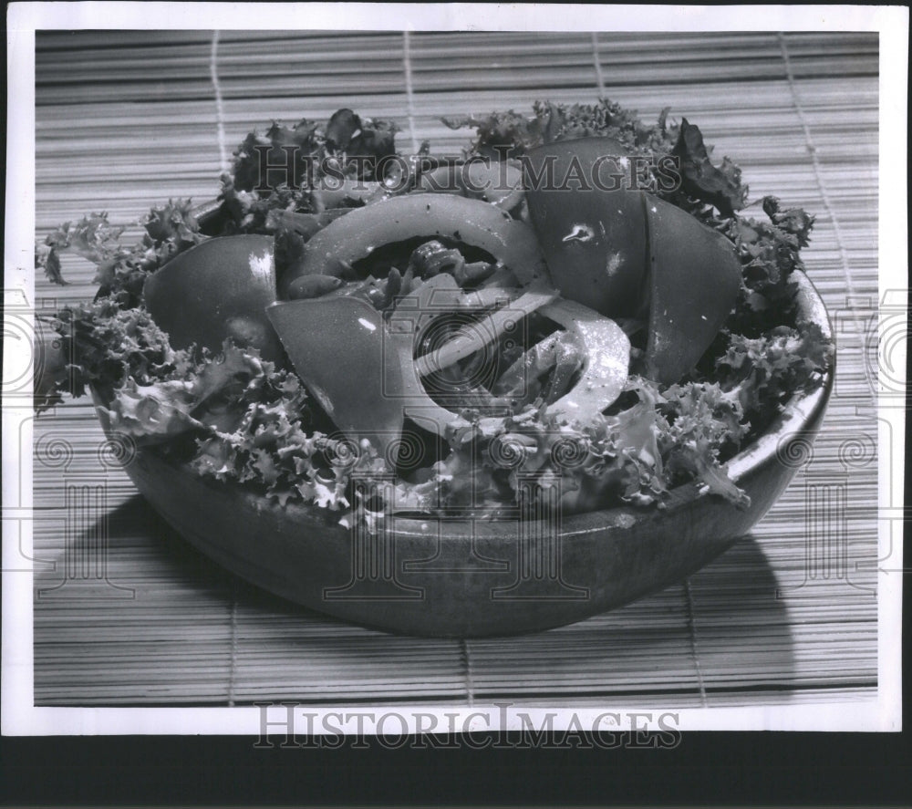 1956 Press Photo salad bowl neatly arranged