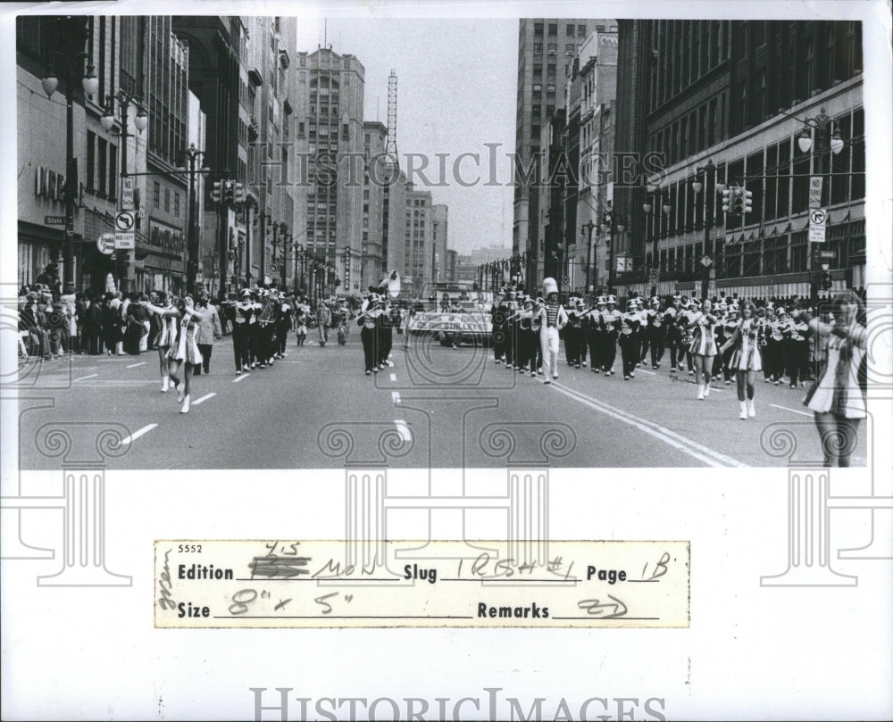 1977 Press Photo band march St. Patrick&#39;s Day Parade