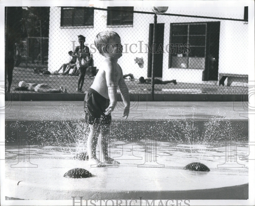 1965 Press Photo Summer Children Newton Summer Adventu