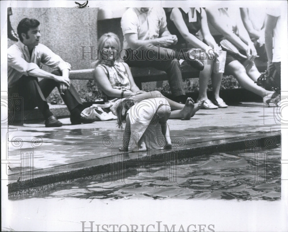 1970 Press Photo Kennedy Swimming Pool Summer