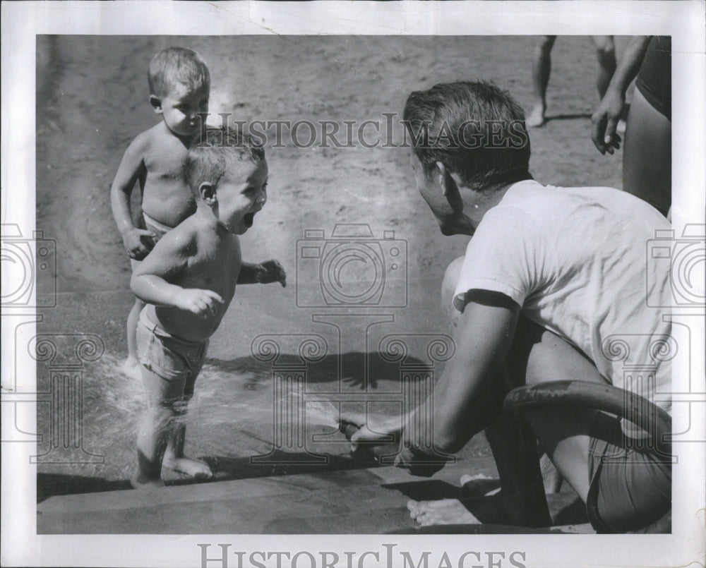 1971 Press Photo Summer Traditionally Summer