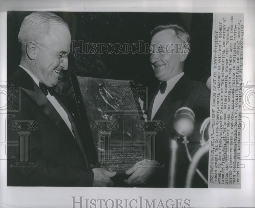 1952 Press Photo President Truman Awards Collier Trophy