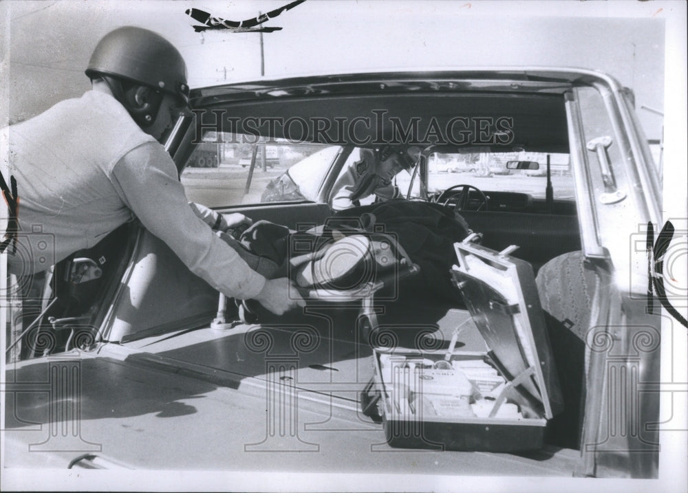 1969 Press Photo Cities Police Department Car Uniform