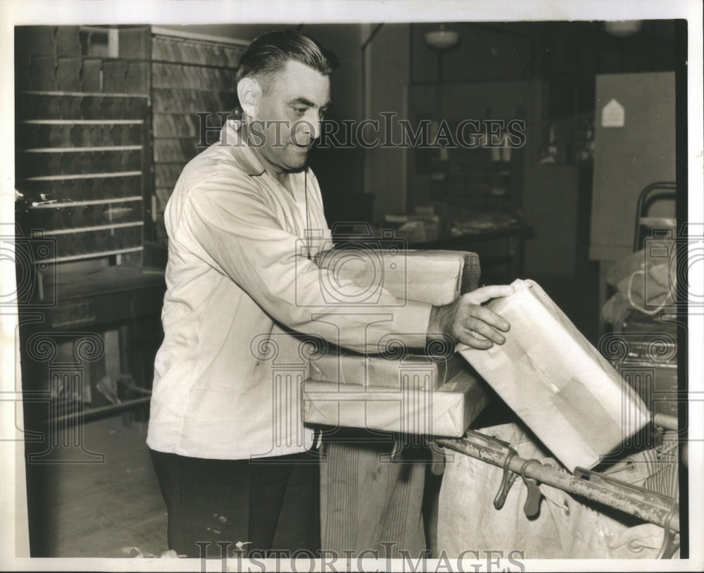 1942 Press Photo Domicled Community Employee William