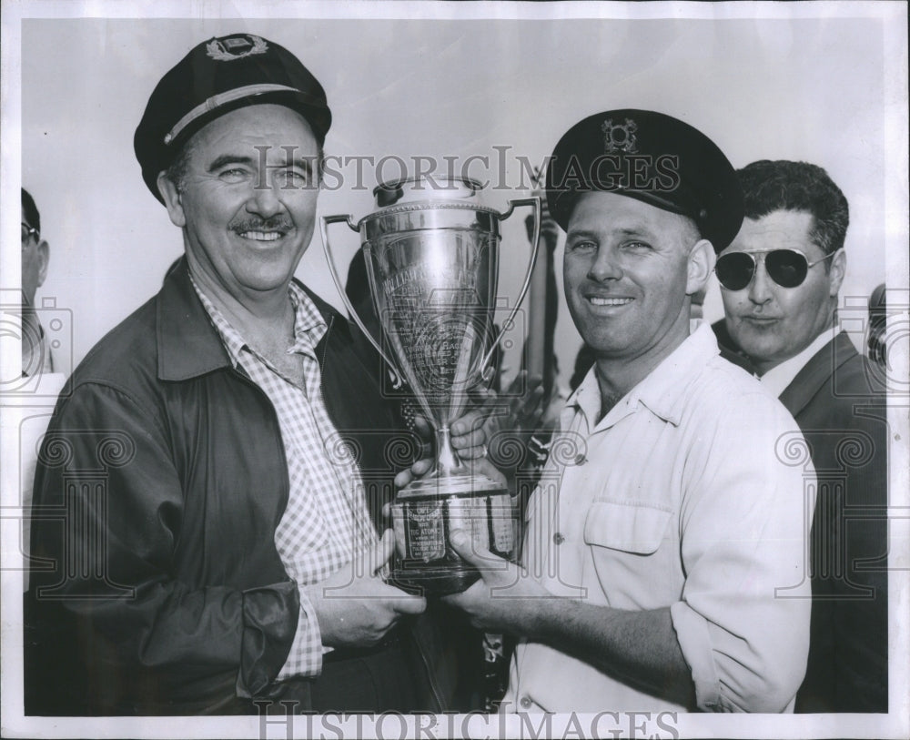 1955 Press Photo Roger Stahl Skipping Nelson Mathew Tom