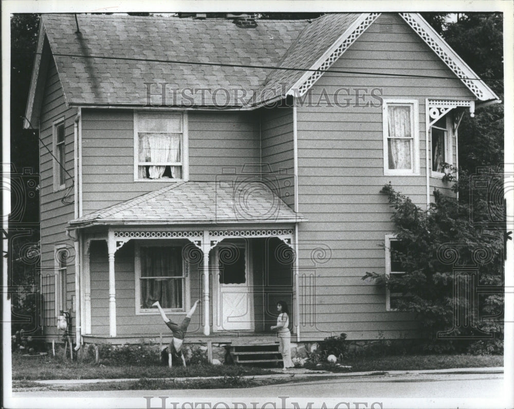 1981 Press Photo House on the only intersection in town