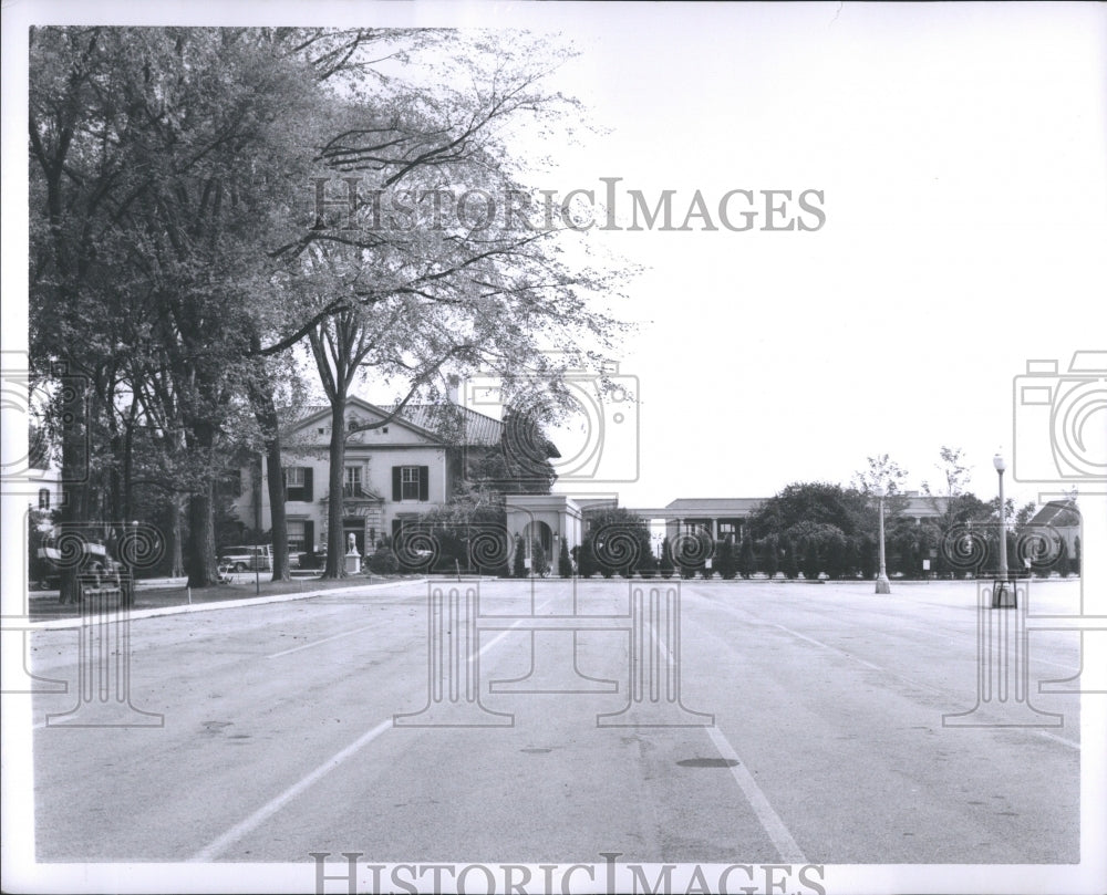 1964 Press Photo Grosse Pte Memorial New Preking Area