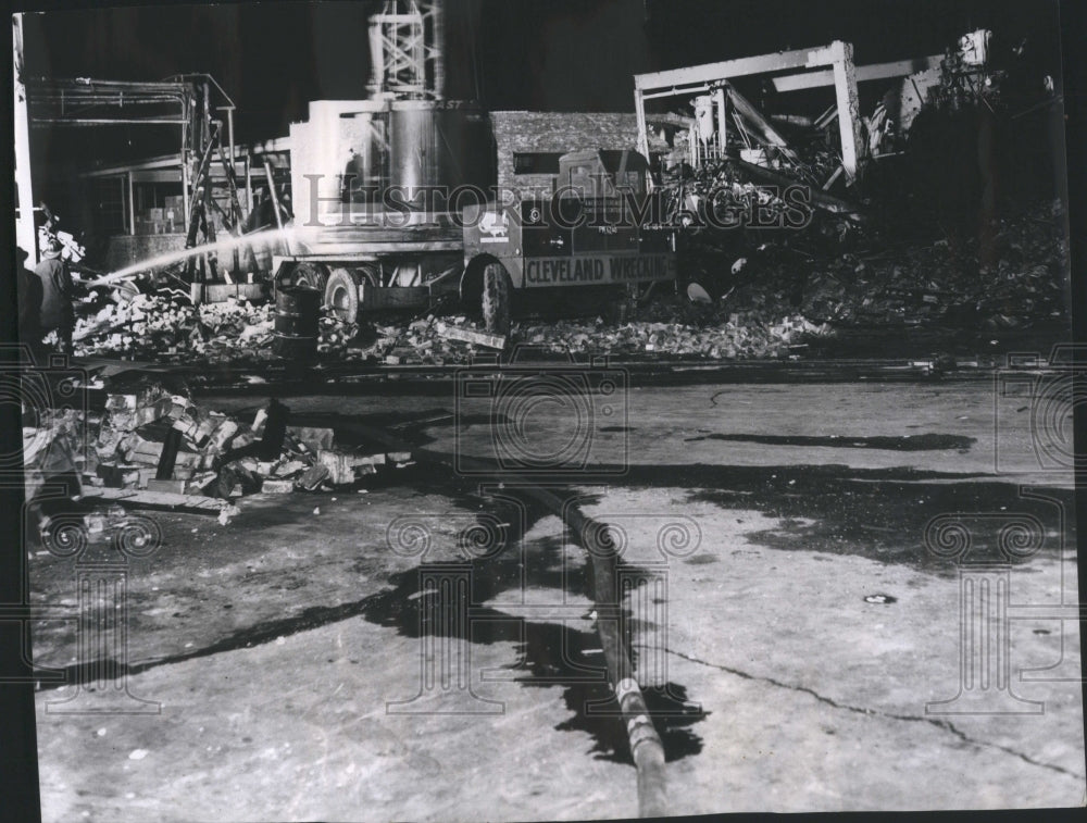 1961 Press Photo Firemen Helene Curtis Industries Inc