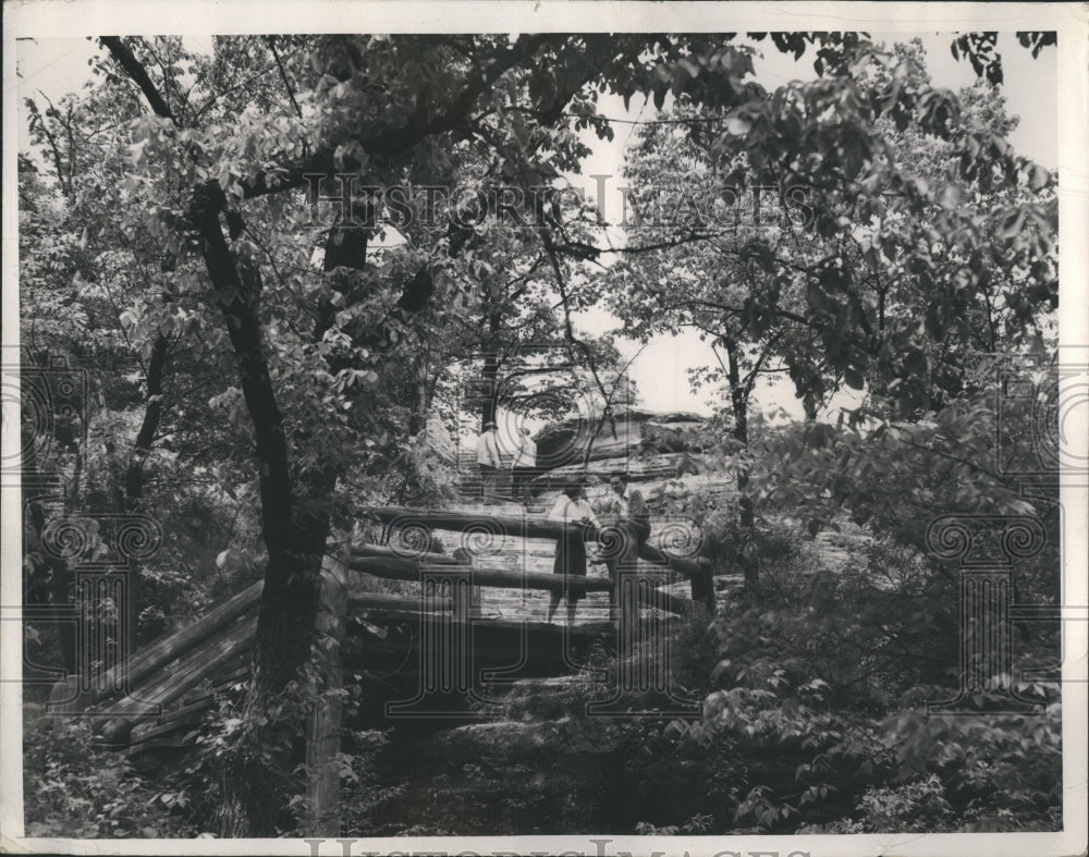 Press Photo Stared Rock State Park Nearing Top Rock