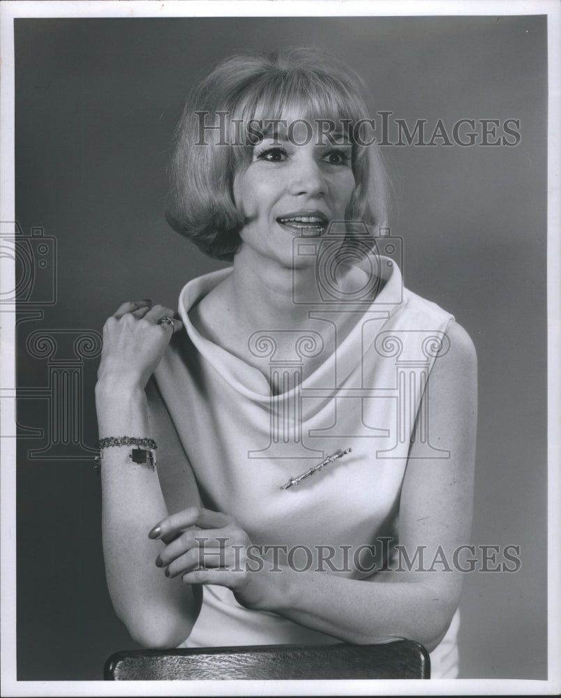 1966 Press Photo Actress Dee Stocks Profile Picture