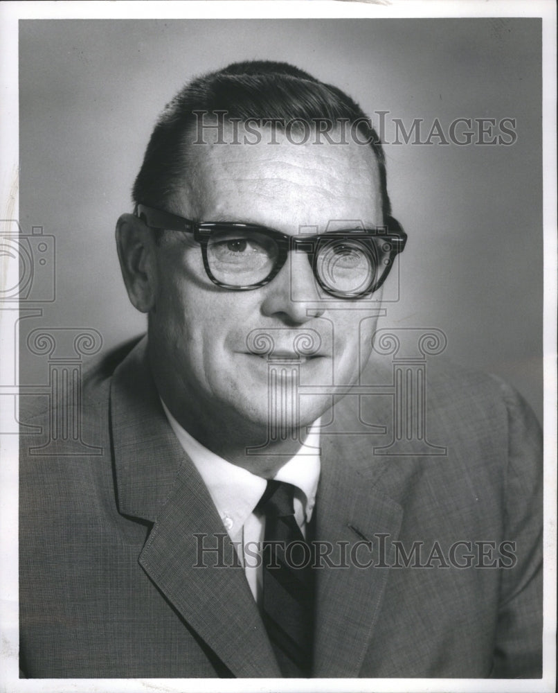 1964 Press Photo Director University Hamilton Stilwell