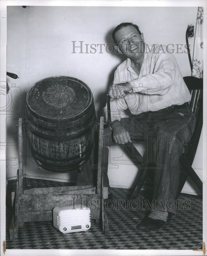 1946 Press Photo Making Butter