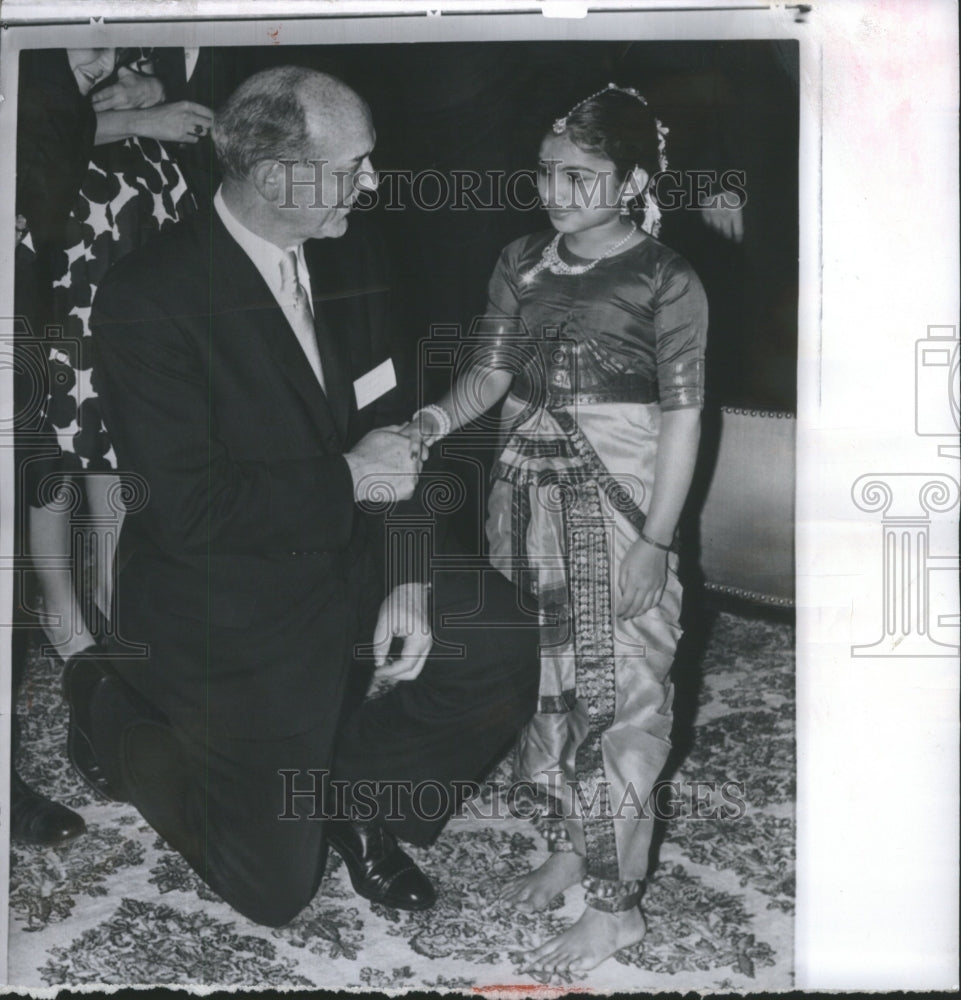 1961 Press Photo Dean Rush and Mythili Chari.