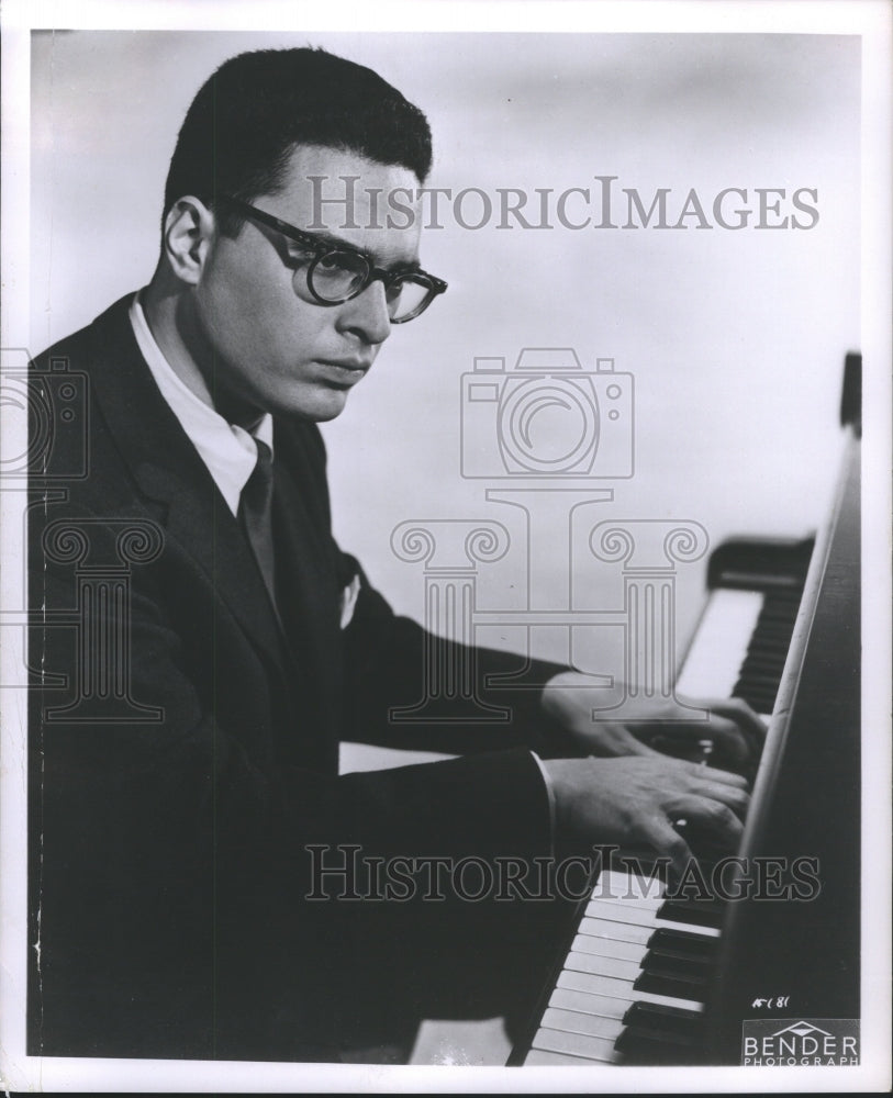 1957 Press Photo Leon Fleisher American Pianist