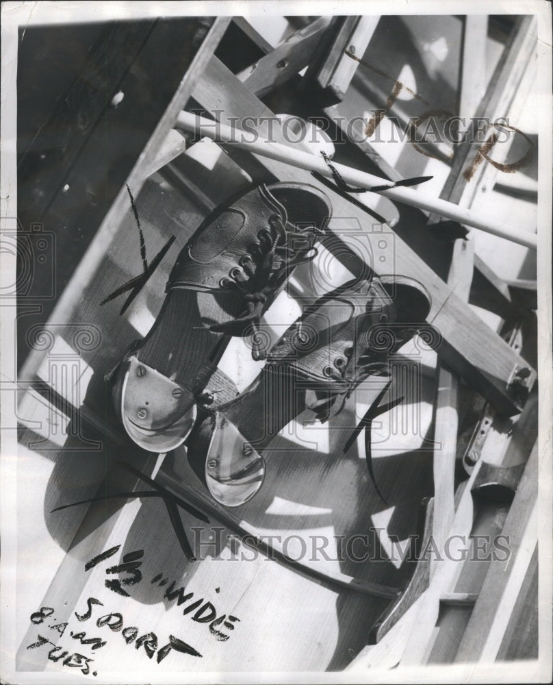 1939 Press Photo Bowling Shoes