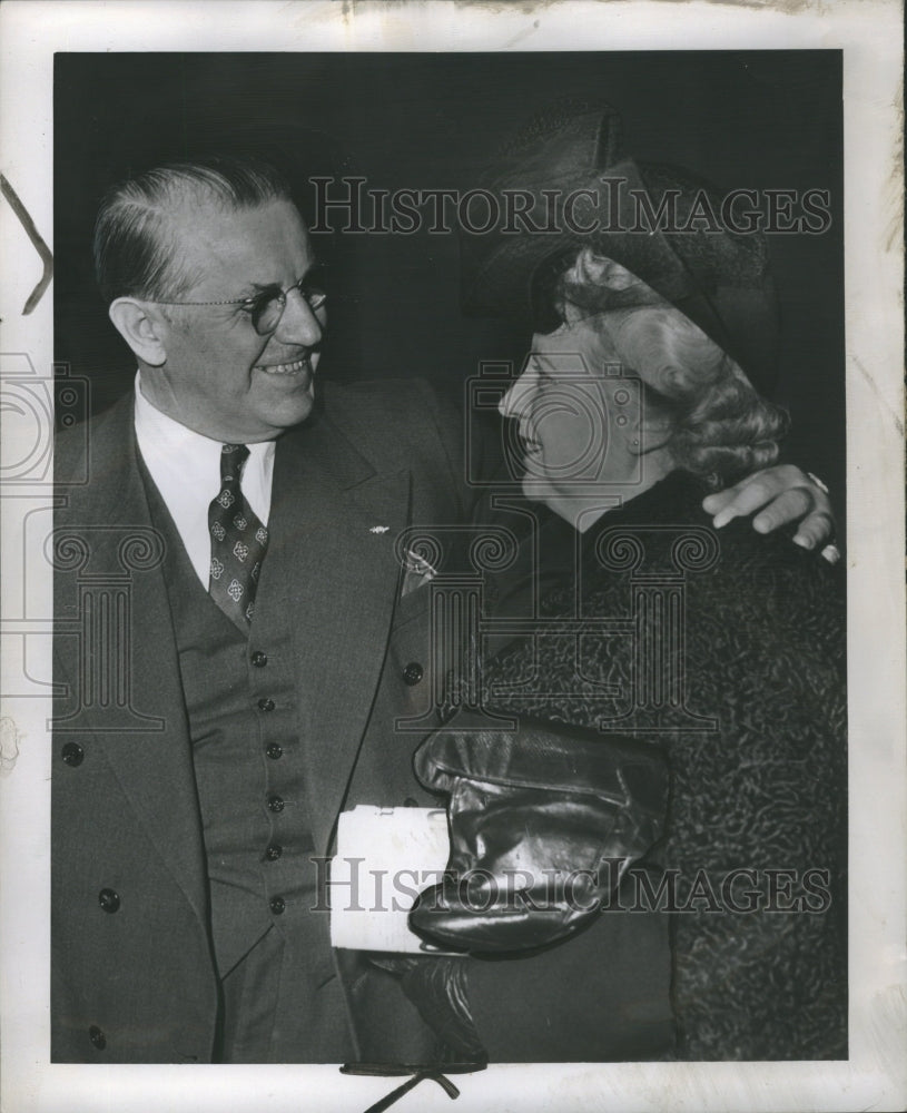 1946 Press Photo Mr and Mrs Frank McKay