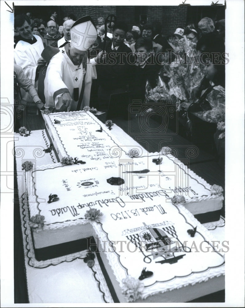 1992 Press Photo Adam Maida birthday cake