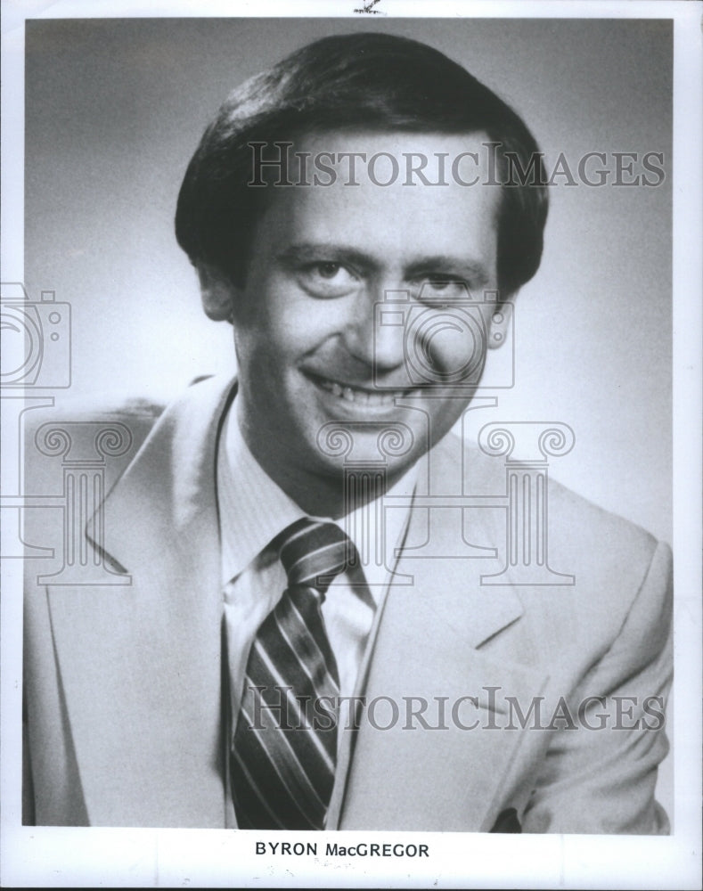 1990 Press Photo Byron MacGregor Canadian New Anchor