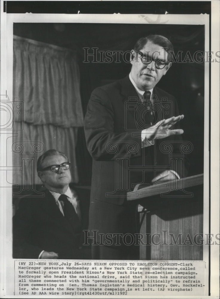 1972 Press Photo Cark MacGregor at news conference