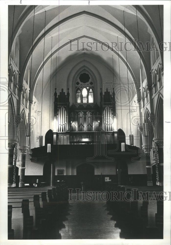 1977 Press Photo James Cathedral Saint Episcopal