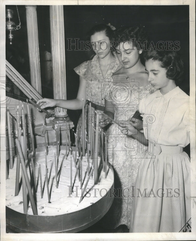 1952 Press Photo Christian Church Followers Jesus New