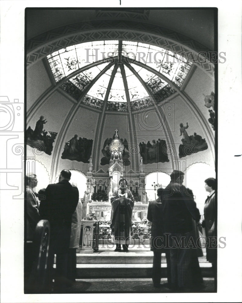 1980 Press Photo Gabriel Roman Church Catholic East