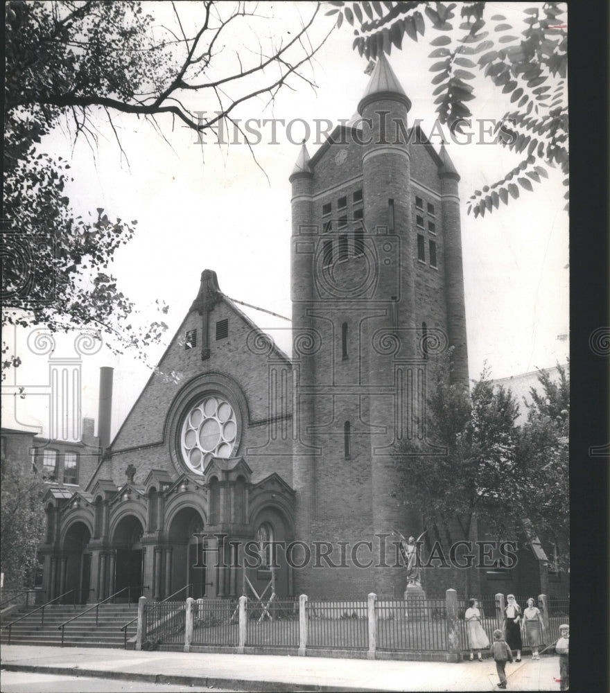 1955 Press Photo St Gabrials Catholic Church Lowe