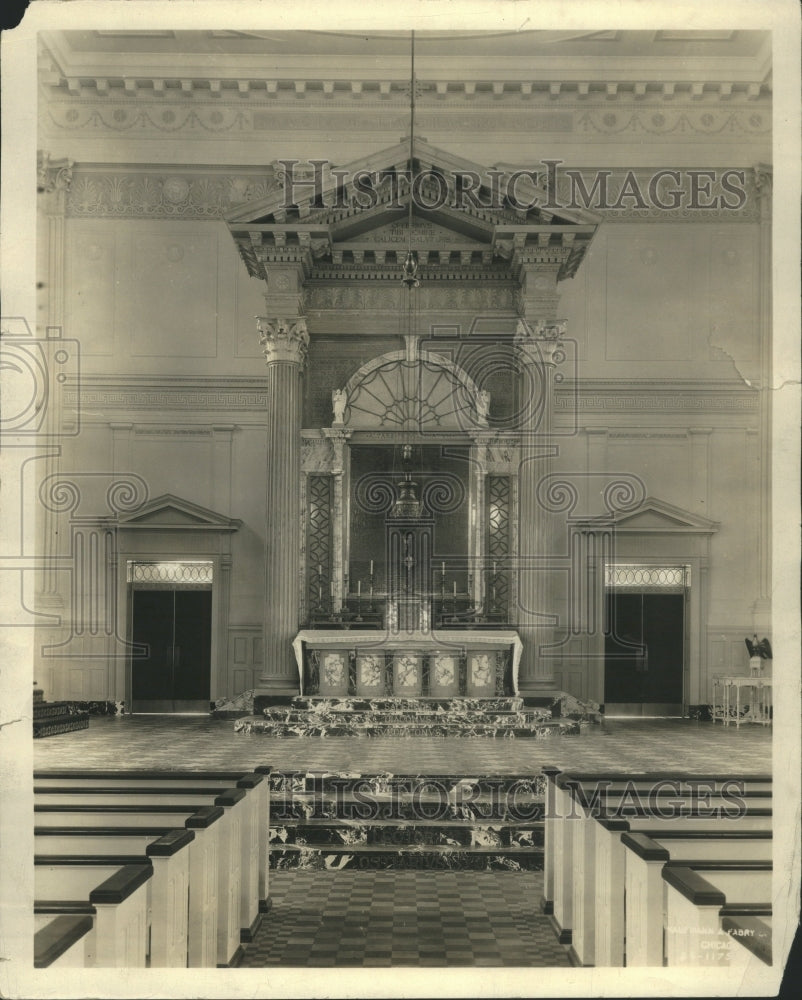 Press Photo Close up view, main alter at Memorial Chap