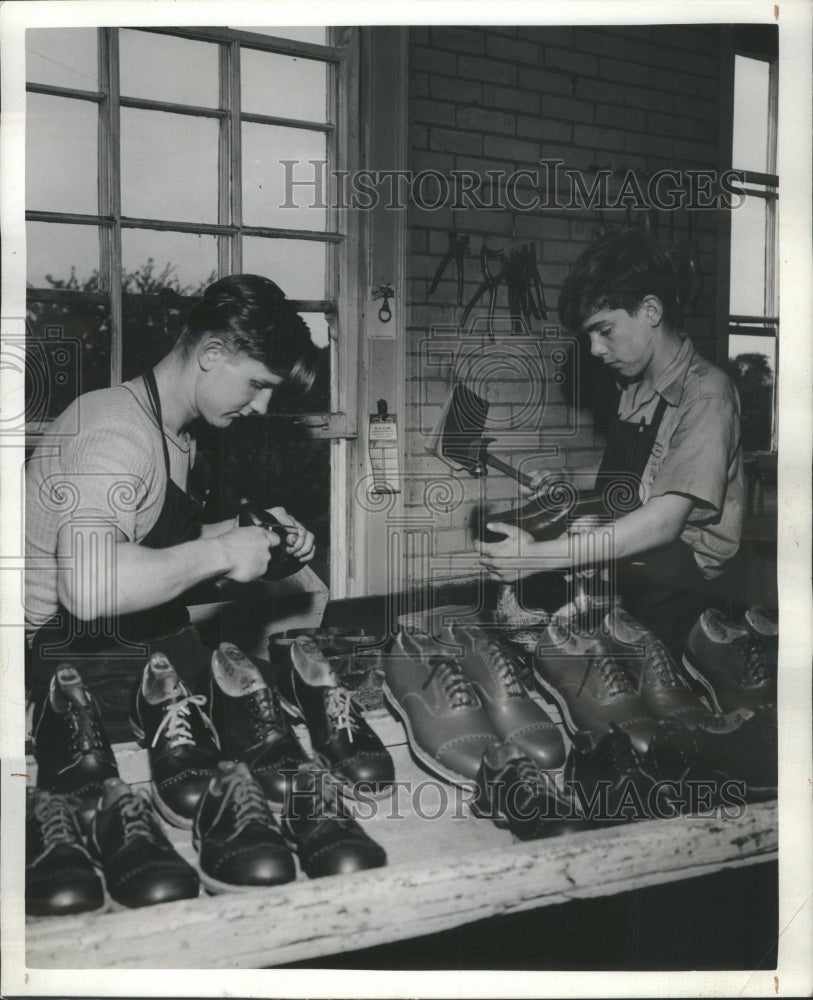 1942 Press Photo Al Shulovski John Pelletier St Mary