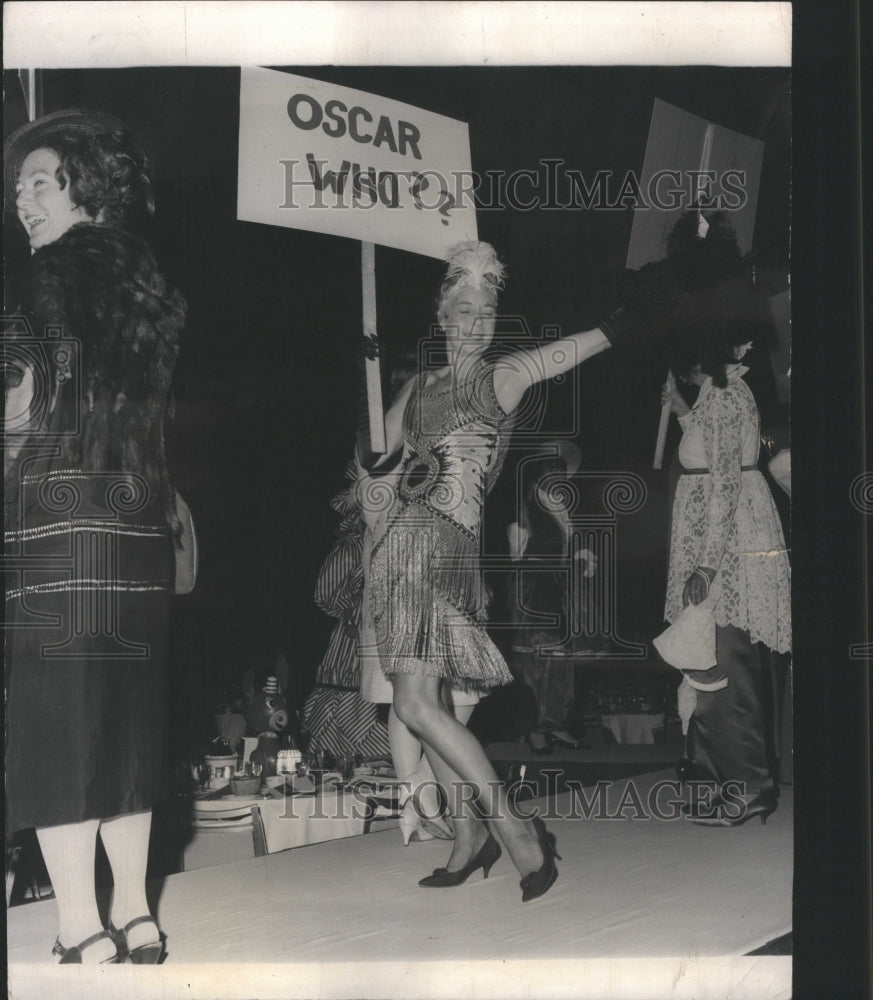 1968 Press Photo Mrs Willard Wirtz Csoar Stage Center