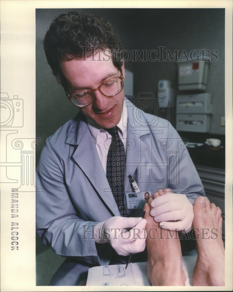 1995 Press Photo Dr Mark Pletz Orthopedics Margaret Mit