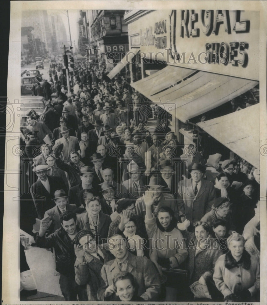 1958 Press Photo Strike Manhattan Jam Garments