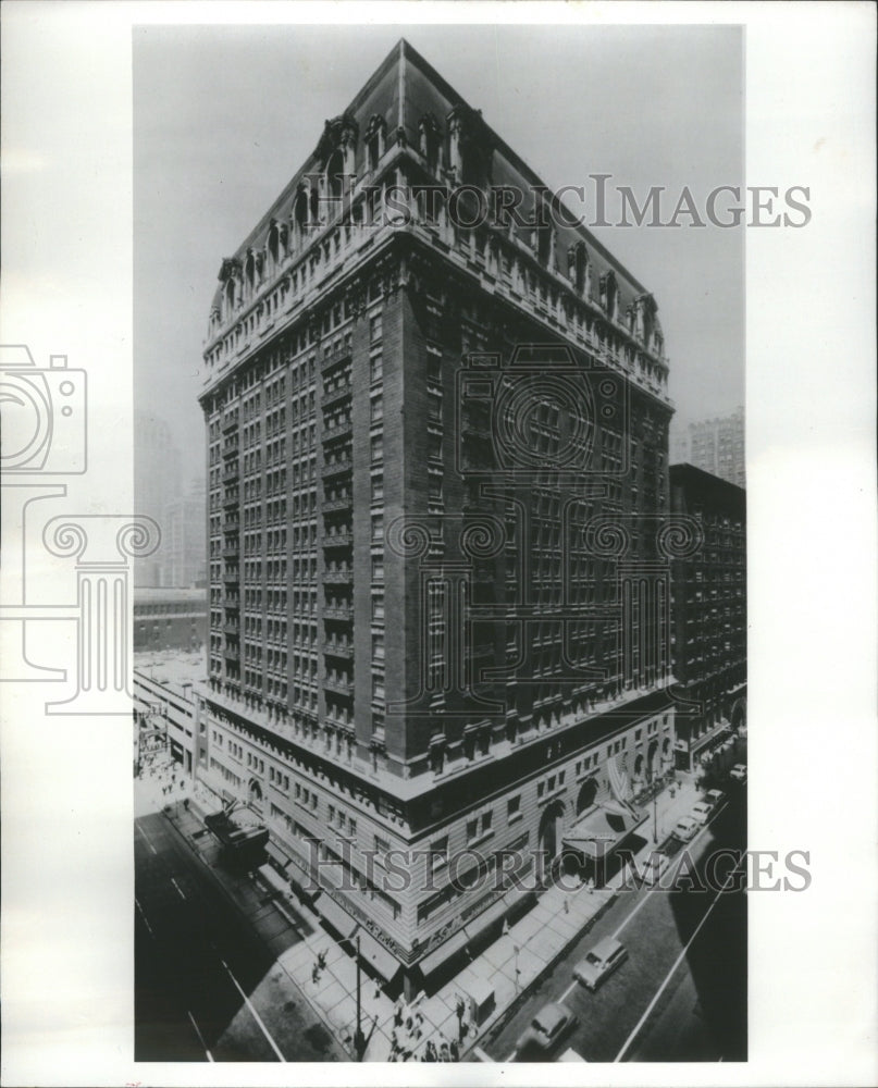 1976 Press Photo Hotrl Establishment Short Term Basis