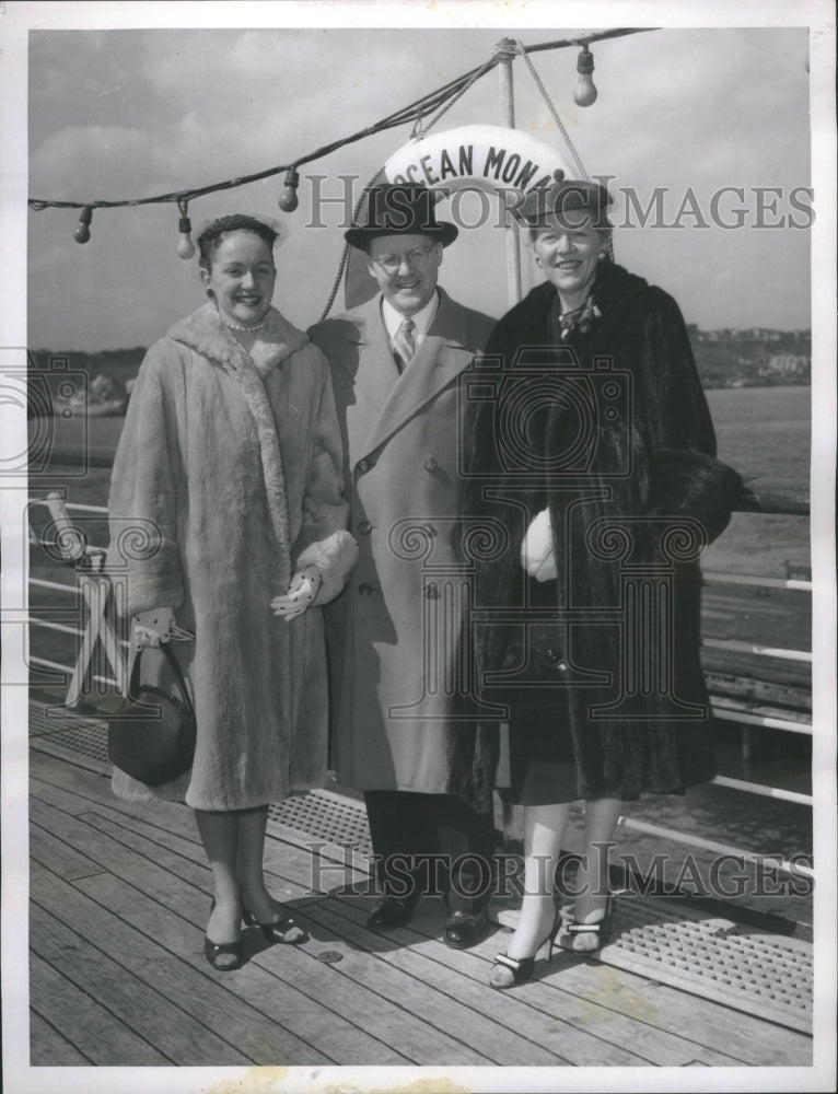 1956 Press Photo Lydon Wild Wife Chicago Margie Wild