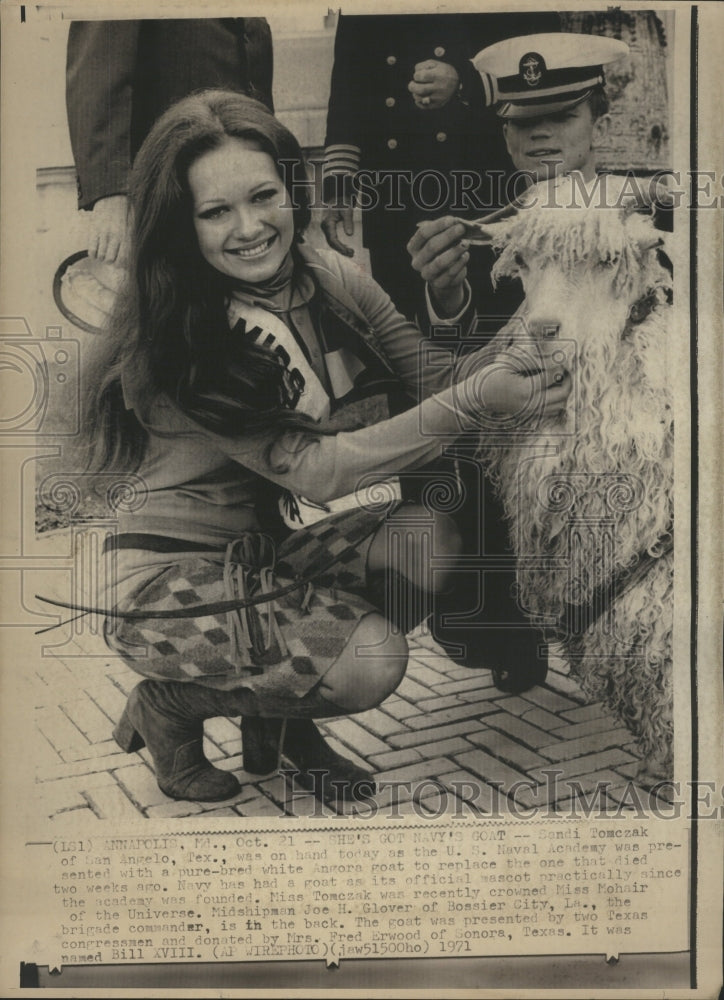 1971 Press Photo Hand Today Annapolis Maryland